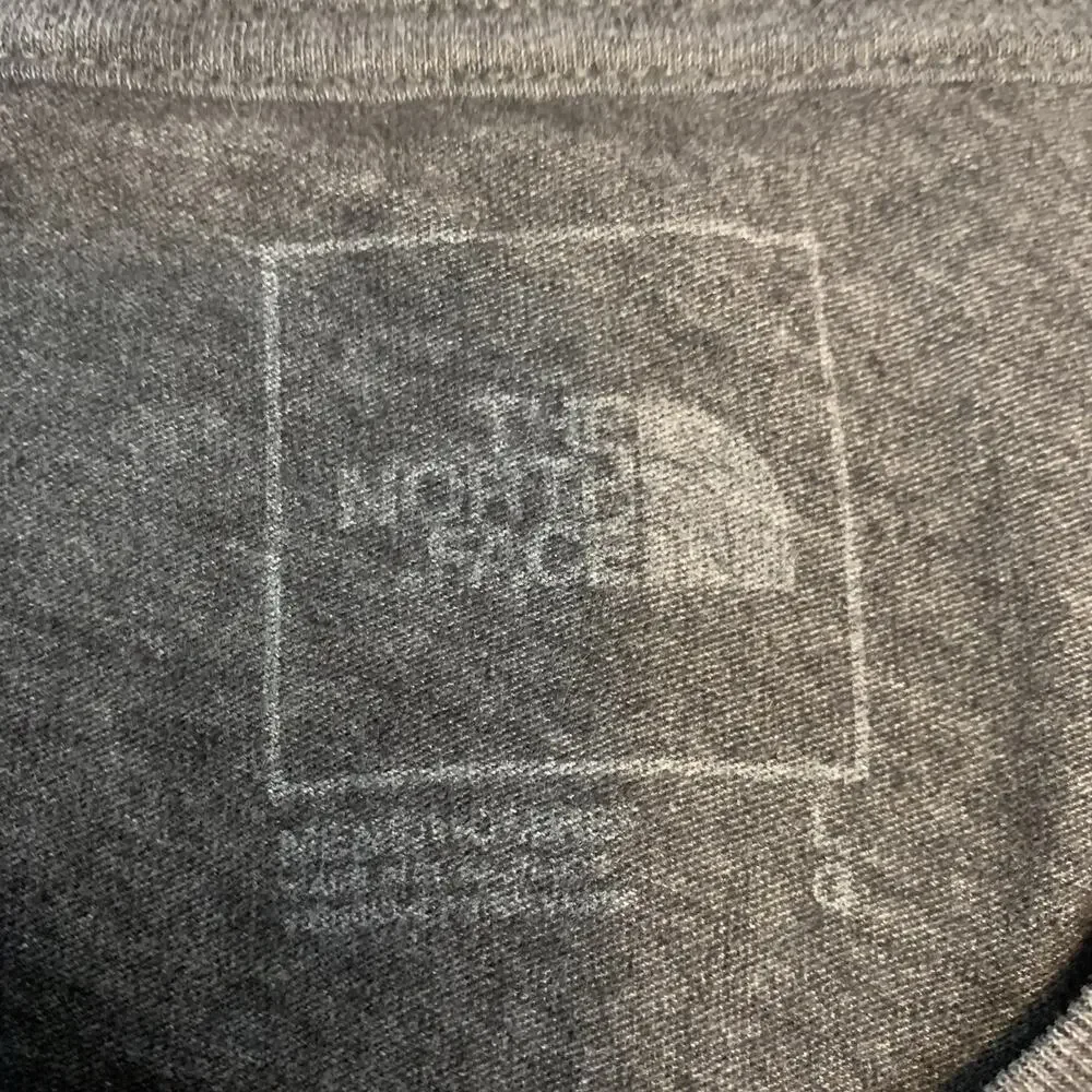 The North Face Shirt Mens Large‎ Gray Spell Out Graphic Tee Short Sleeves Crew L